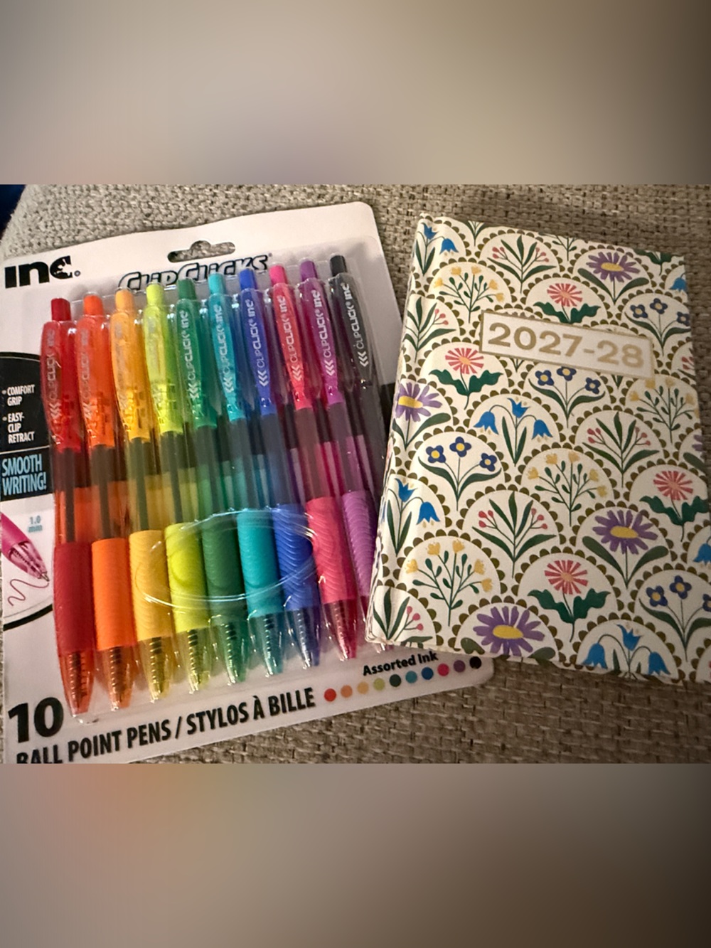 🛍️Bundle⚡️Rainbow Assorted Gel Pens -📅 impt dates book. Strawberry pens🍓